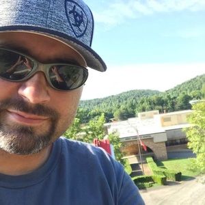 Meet your Posher, Christopher